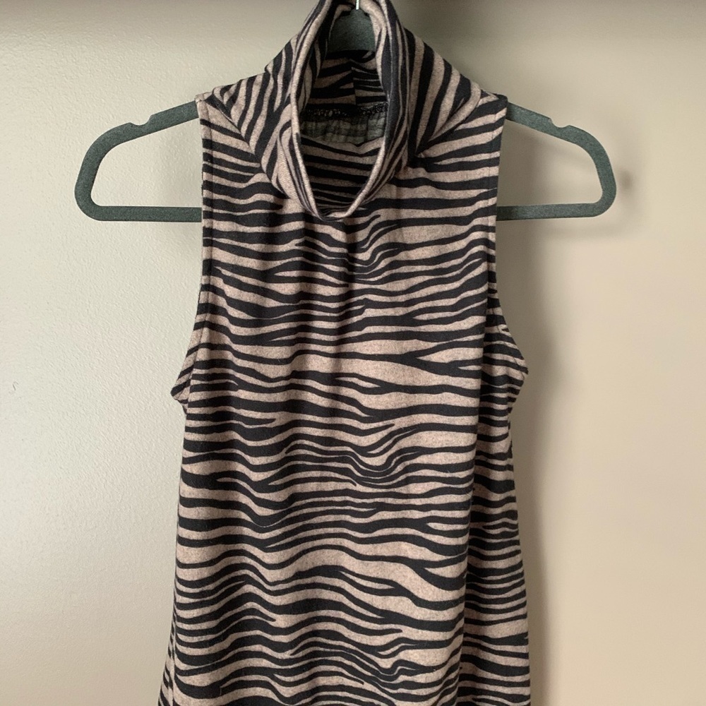 TWENTYONE animal print sleeveless top - Picture 9 of 11